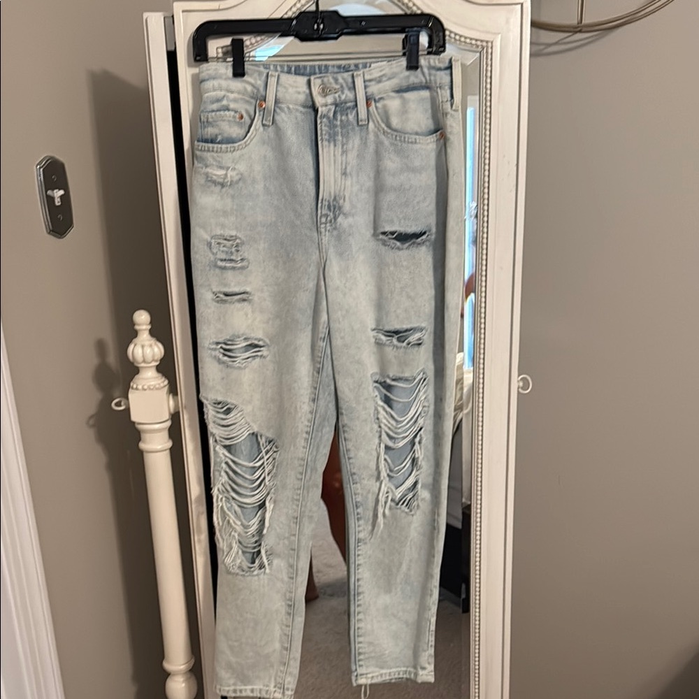 H&M Light Blue Distressed Ankle Jeans
